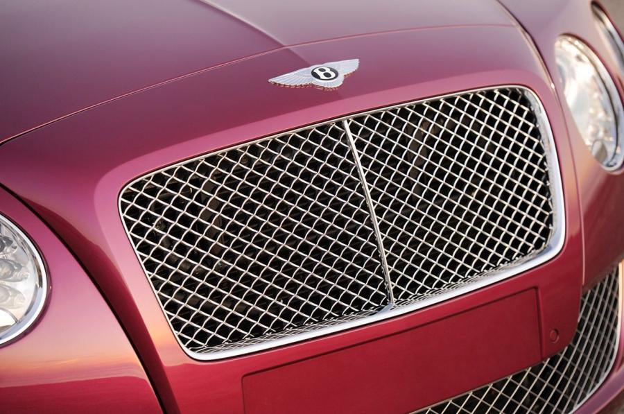  Bentley Continental GTC 2012 года  (фото 131 из 141)